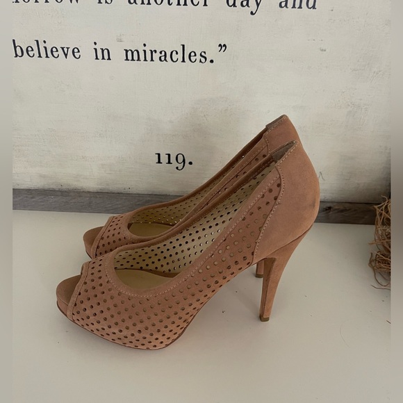 Footcandy apricot/nude suede heel. Platform. Never worn. - Picture 2 of 4